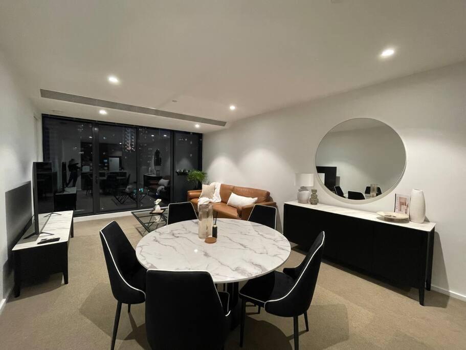 Modern 3 Bedroom Apartment In Southbank メルボルン エクステリア 写真