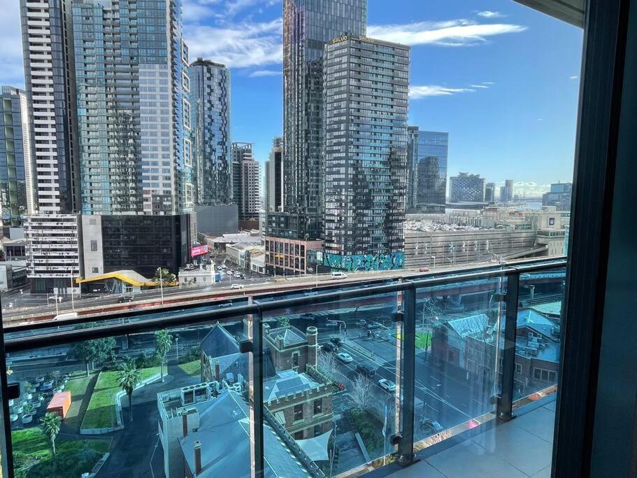 Modern 3 Bedroom Apartment In Southbank メルボルン エクステリア 写真