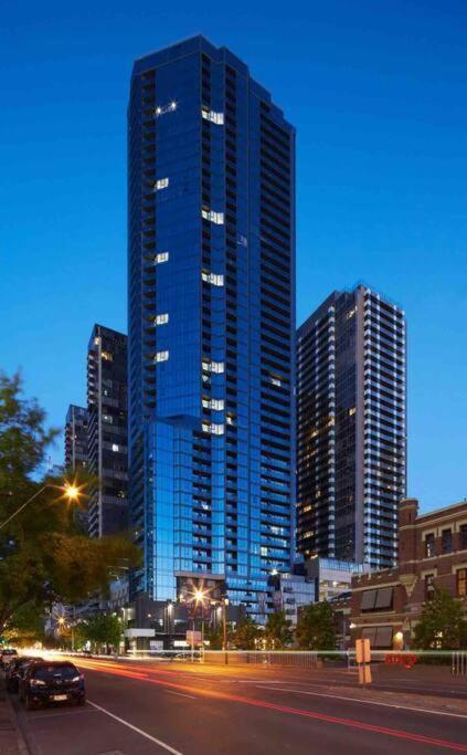 Modern 3 Bedroom Apartment In Southbank メルボルン エクステリア 写真