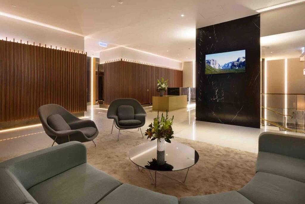 Modern 3 Bedroom Apartment In Southbank メルボルン エクステリア 写真