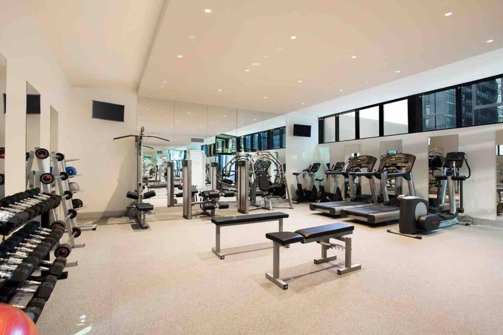 Modern 3 Bedroom Apartment In Southbank メルボルン エクステリア 写真