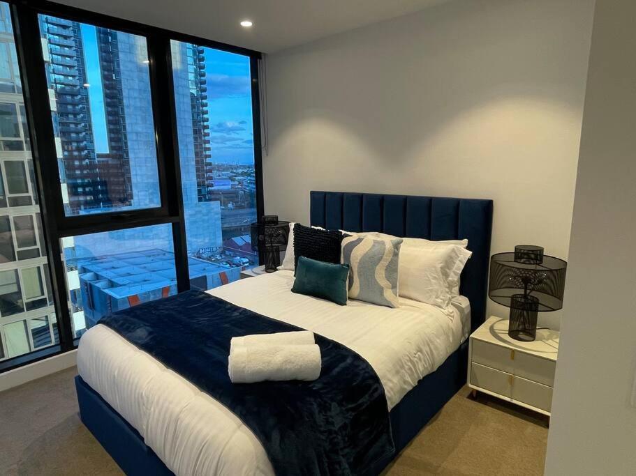 Modern 3 Bedroom Apartment In Southbank メルボルン エクステリア 写真