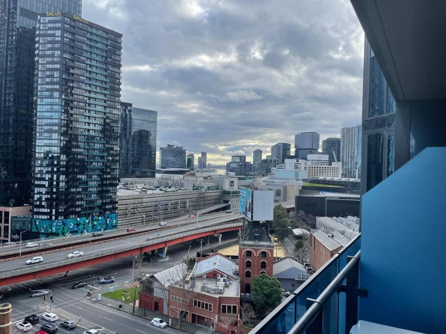 Modern 3 Bedroom Apartment In Southbank メルボルン エクステリア 写真