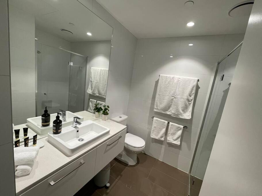 Modern 3 Bedroom Apartment In Southbank メルボルン エクステリア 写真