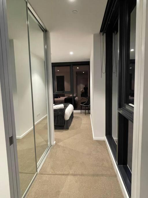 Modern 3 Bedroom Apartment In Southbank メルボルン エクステリア 写真